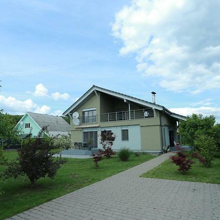 Sentis Hotell Uzjhorod Eksteriør bilde