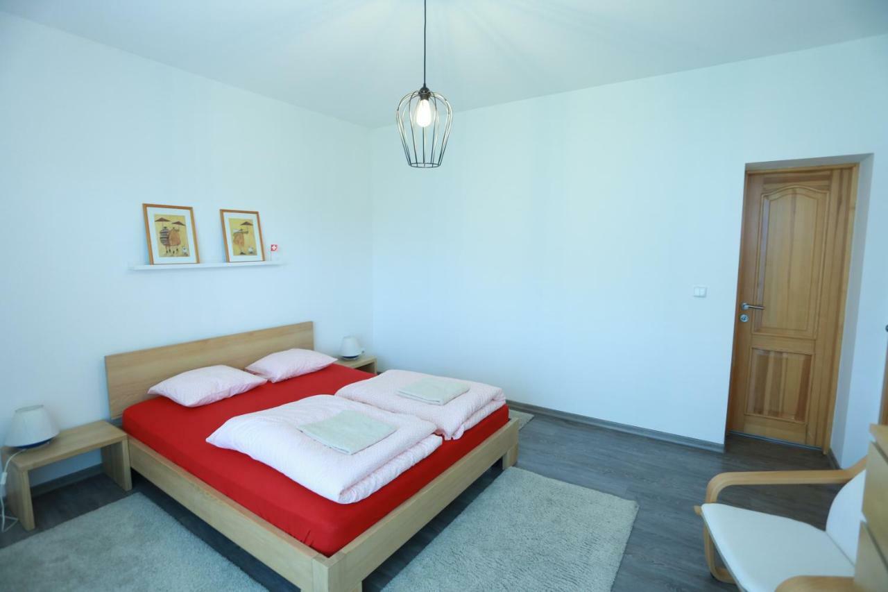 Sentis Hotell Uzjhorod Eksteriør bilde