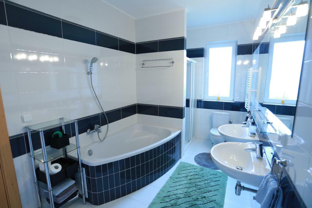 Sentis Hotell Uzjhorod Eksteriør bilde